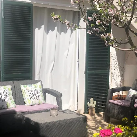 Con Bano Y Jardin Privado En Casa Tipica Centro 홈스테이 *