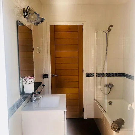 Con Bano Y Jardin Privado En Casa Tipica Centro * 시우타데야